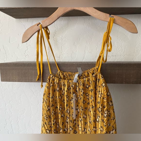 ASOS|Mustard Yellow Ditsy Floral Spaghetti Strap flowy romper•••NWT Size 6 - Picture 3 of 12